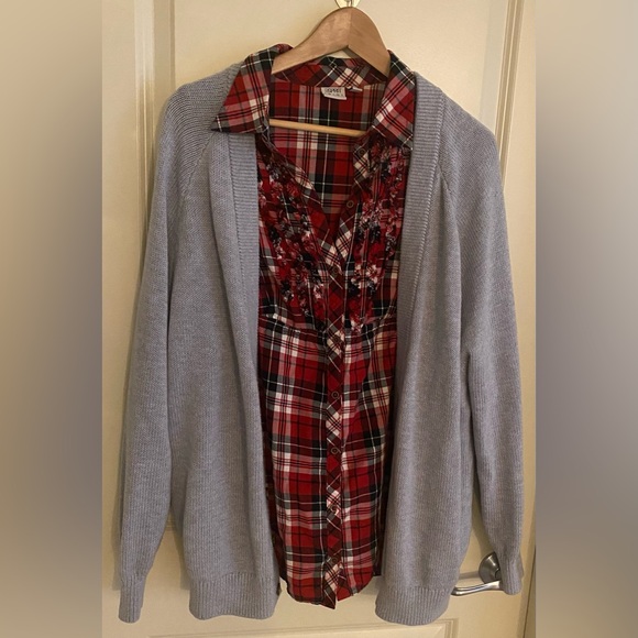 XL ESPRIT Elevated plaid shirt with ruffle detailing and empire waist. - Picture 7 of 9